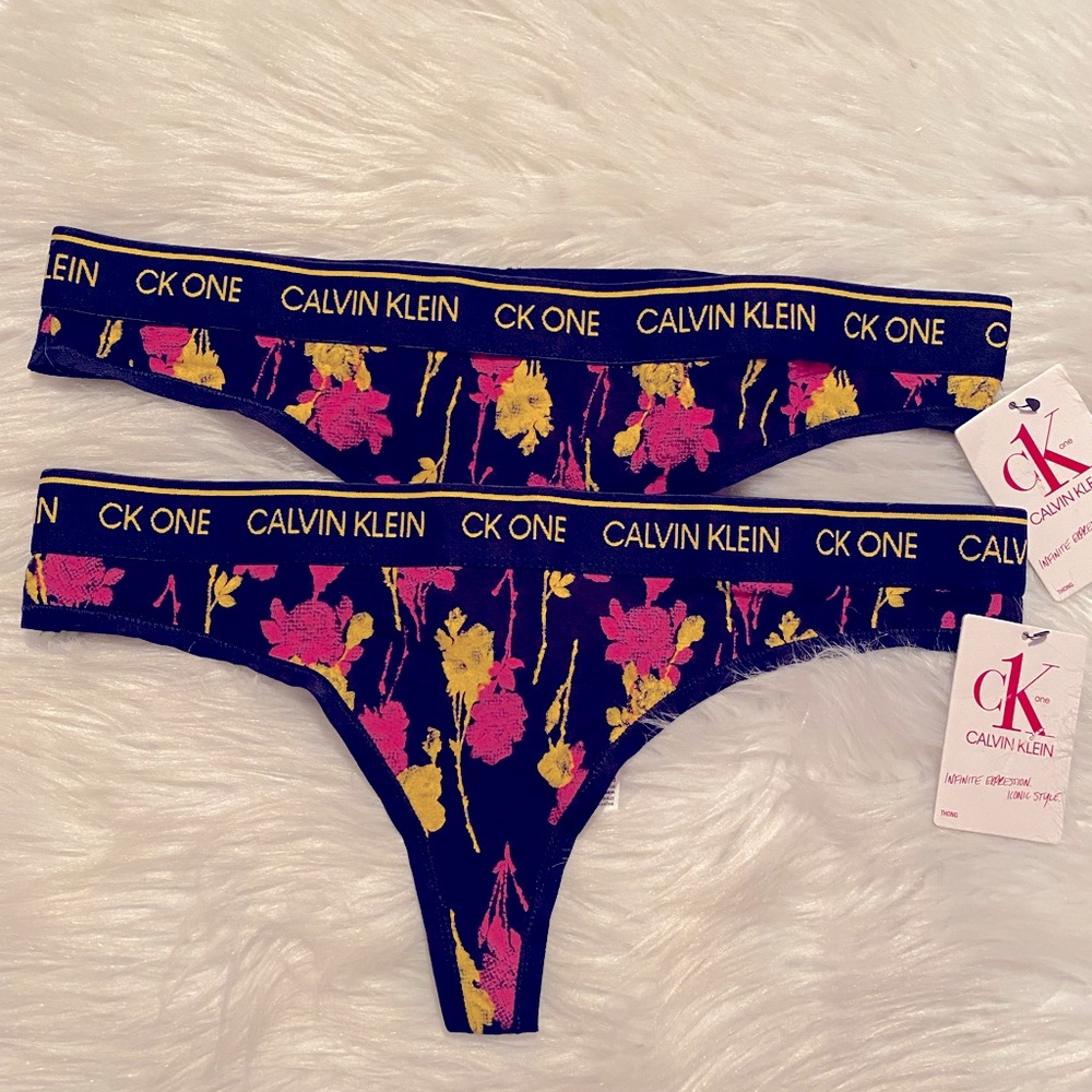 Medium Calvin Klein Floral Thongs